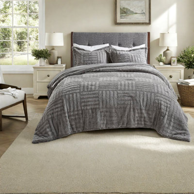 Luxurious Faux Fur King/cal King Bedding Set, Hypoallergenic Comforter With Modern Checkerboard Design