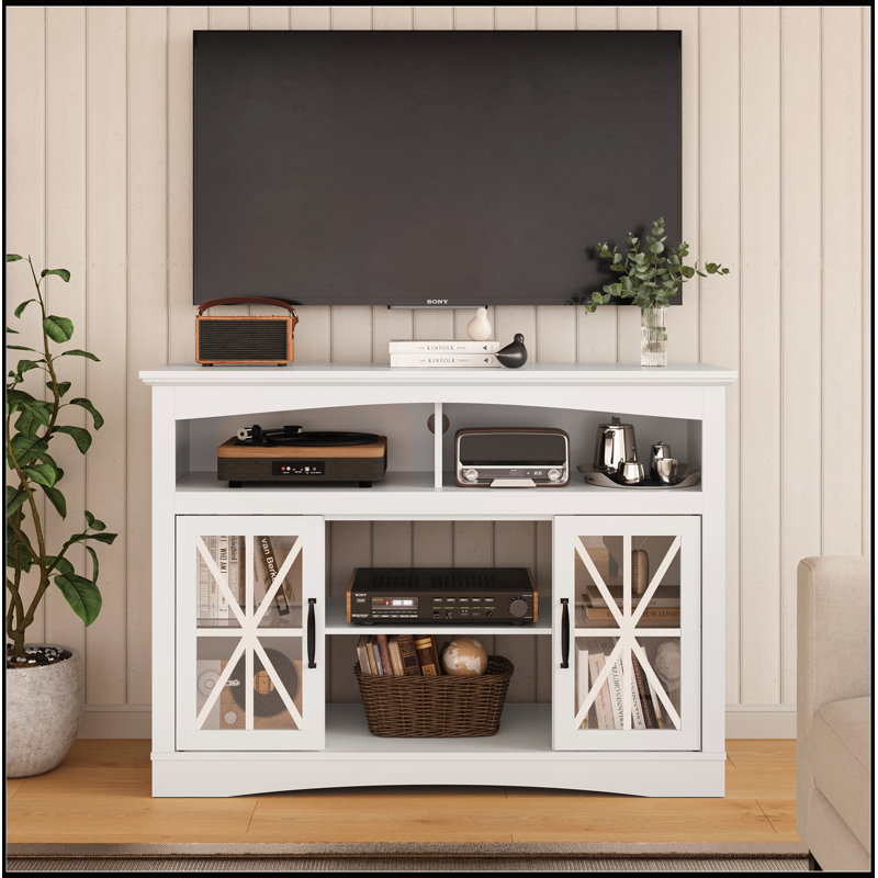 Meuble télé de 119 cm (47 pouces) de style ferme avec étagères réglables, portes vitrées, éclairage DEL et rangements.
