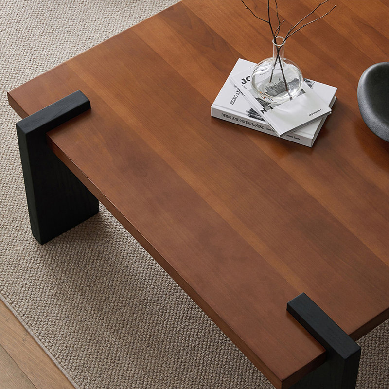 Table basse carrée en bois massif