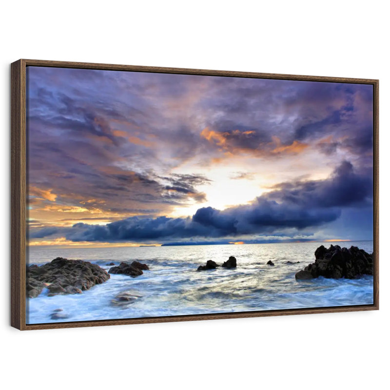 Tempête à Cannon Beach, 25 po x 17 po, Cadre flottant noyer