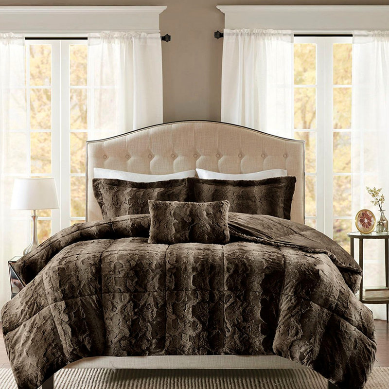 Très grand édredon en fausse fourrure très grand, brun foncé, 4 pièces avec édredon, 2 taies décoratives et coussin décoratif