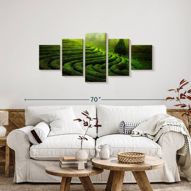 Arbre dans un champ vert, H 24 po x l 55 po