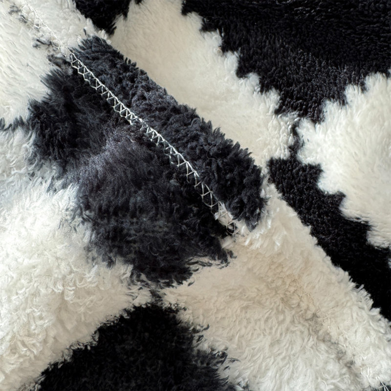 Checkered Lightweight Soft & Cozy Flannel Fleece Throw Blanket for Sofa & Bed in All Season, Black/White, 150cm x 200cm