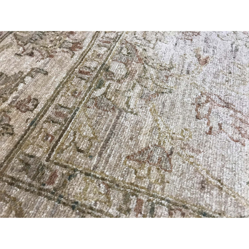 Sultanabad Hand-Knotted High-Quality Cream Area Rug