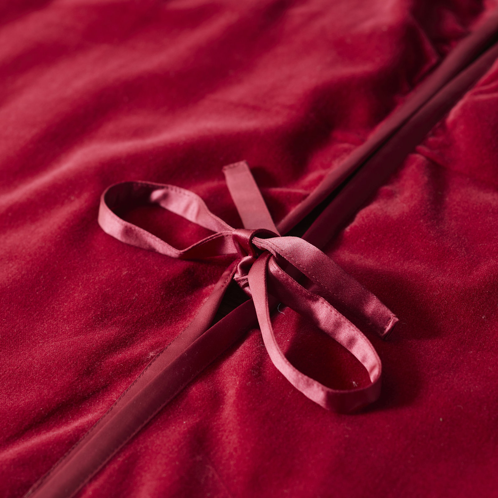 Velvet Tree Skirt, 72" W