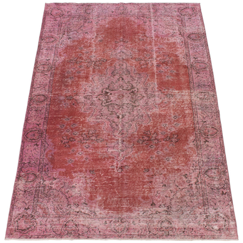 Tapis rouge foncé en laine noué à la main de conception unique 6 pi x 10 pi 1 po années 2000 Olegario