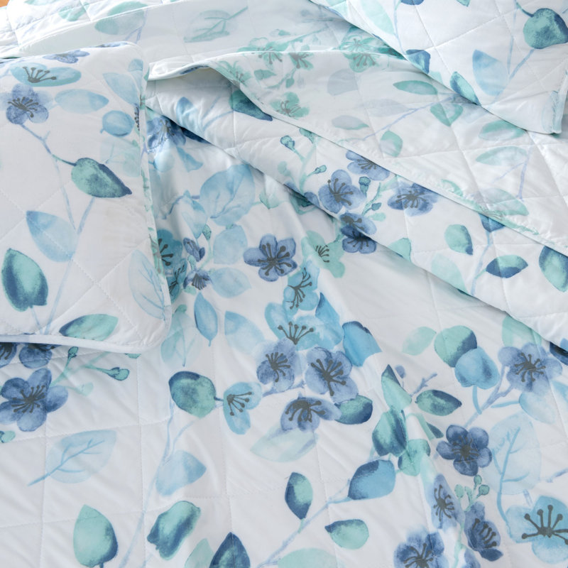 Paladora Quilted Floral Quilt, King Quilt + 2 King Shams