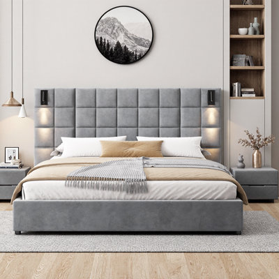 Structure de lit tapissier très grand de qualité supérieure avec applique murale et port USB, tête de lit large en velours moelleux pour un confort luxueux en gris élégant