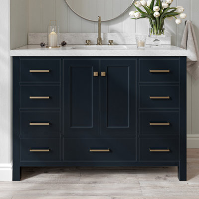 Meuble-lavabo simple en bois massif 49 po avec plateau en marbre Carrara de Cambridge 49 po Cambridge