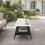 Table basse à deux tons à usage domestique avec structure en bois massif et tablette de rangement inférieure; Une table basse pratique pour le salon dans un style médiéval.