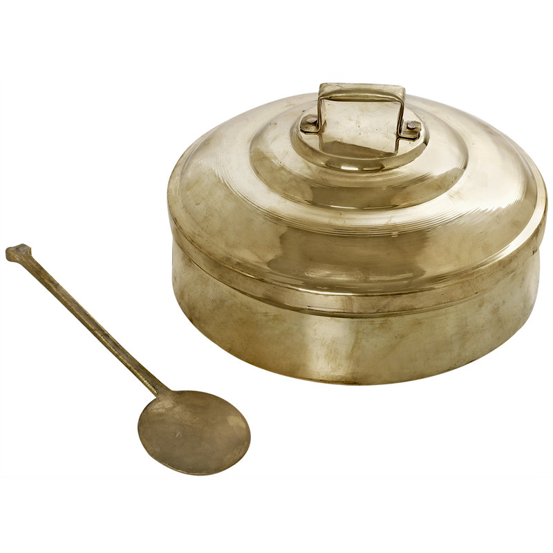 Récipient et cuillère pour distribuer le prasadam