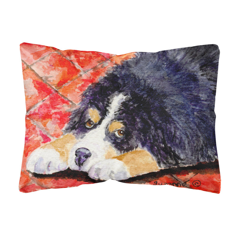 Coussin intérieur/extérieur pour chien sur fond rouge