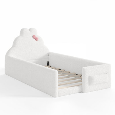 Lit simple tapissier au sol, lit bas, lit d'enfant rembourré et rembourré, cadre de lit sécuritaire pour enfant avec poche de rangement latérale pour enfants. Blanc