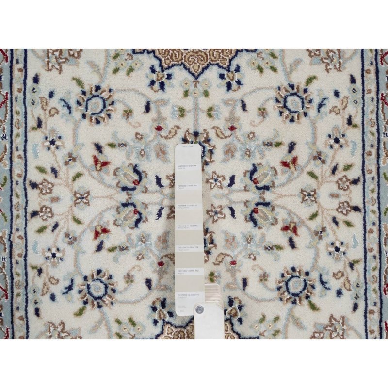 Tapis oriental blanc 2 pi 9 po x 6 pi 5 po, laine et soie, 250 KPSI, tapis Nain avec motif de médaillon de fleurs