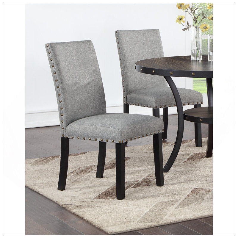 Ensemble de 2 chaises de salle à manger en tissu gris avec coussins moelleux et garniture cloutée