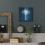 «Simple Indigo And White Palm Tree» par Linda Woods, art mural en métal-1068076418
