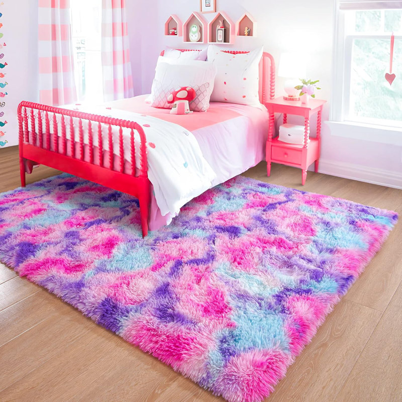 Sinjin Shag Area Rug in Colourful, Rectangle 4' x 6'