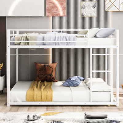 Lit superposé double en métal, blanc et coffre-fort pour lit avec chambres attrayantes et fonctionnelles