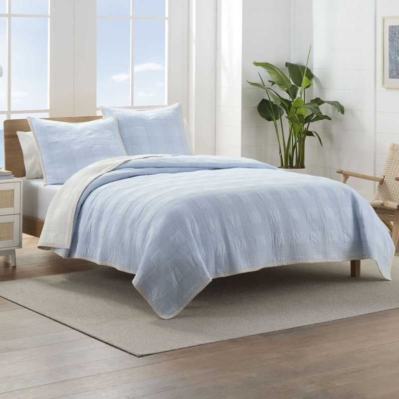 Southern Tide Camden  Blue/Ivory Quilt, Twin Quilt