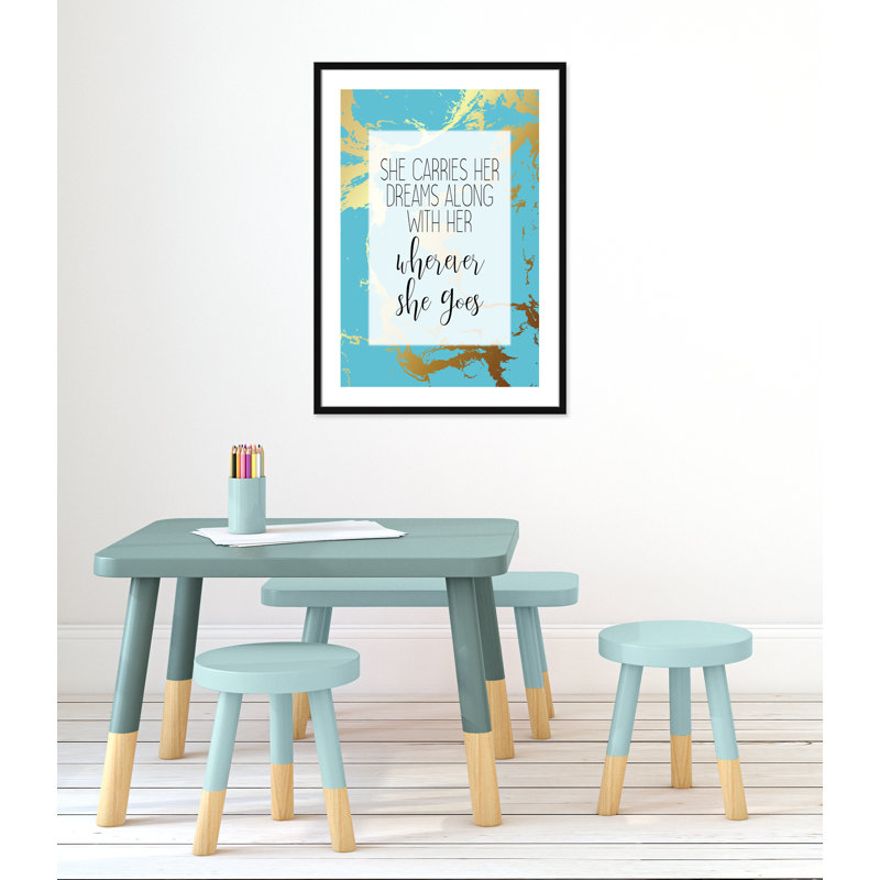 «Whereever she goes», art encadré, H 36,5 po x l 26,5 po x P 0,63 po, Encadré de boîte noir