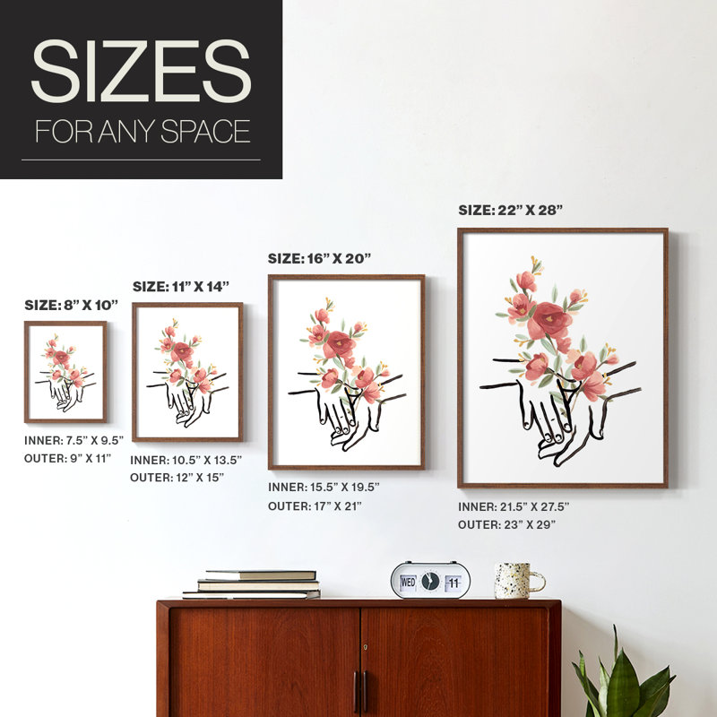 «HandsAndFlowers III», reproduction encadrée - bois massif, H 11 po x l 9 po, Noyer