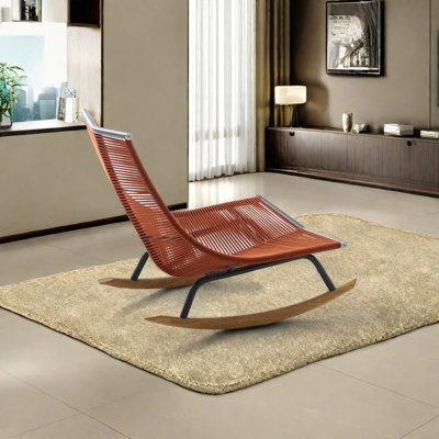 Chaise berçante en rotin