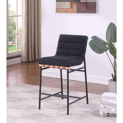 Chaise à hauteur de comptoir Lahni 17,75 po Boucle