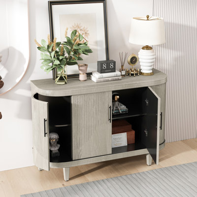 Console de 47,2 pouces de style Champagne avec 4 portes et des tablettes intérieures réglables pour le salon, la chambre à coucher et le bar élégant