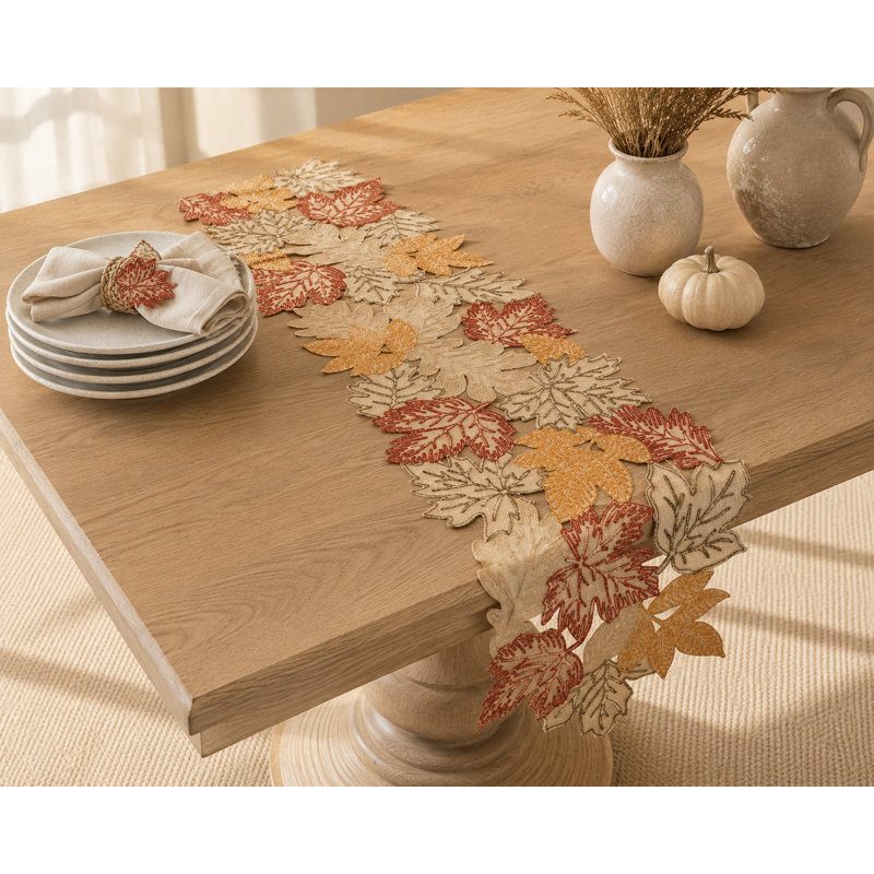 Chemin de table floral, L 70 po x l 15 po, Beige