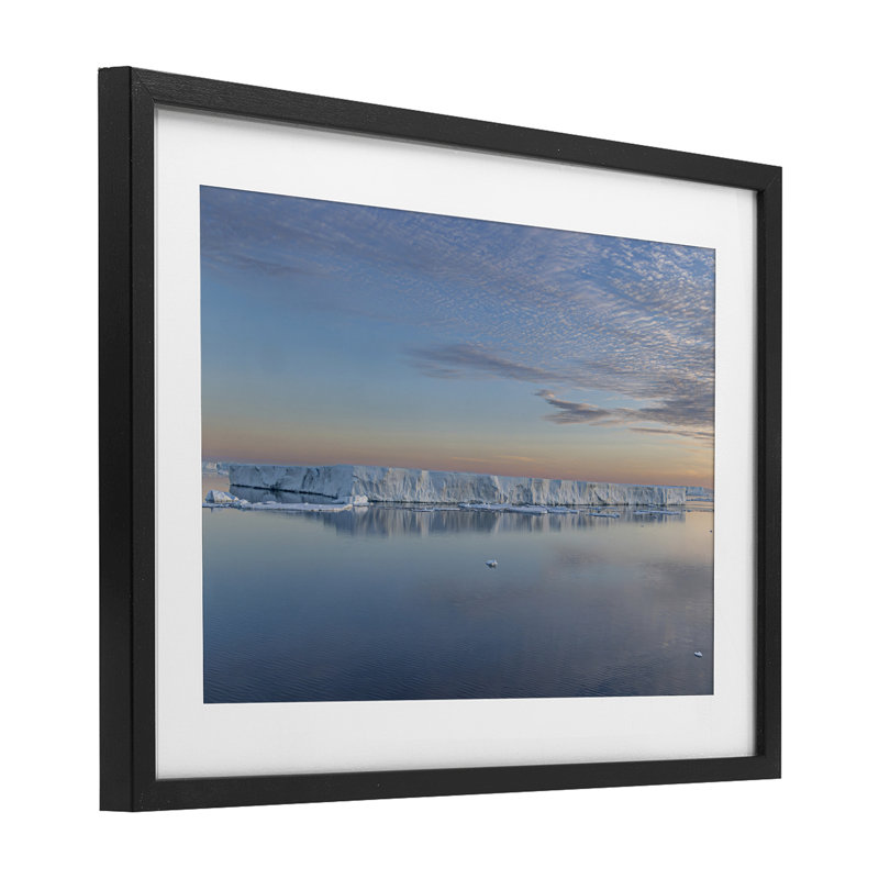 Iceberg Ocean Reflection, reproduction encadrée sous verre, conception de Richard Silver, H 14 po x l 20 po