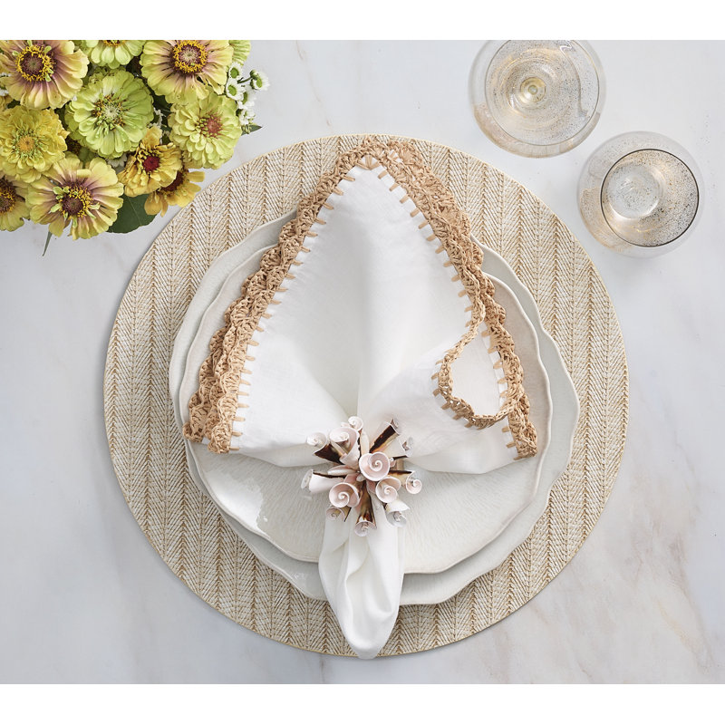 Seashell Burst Napkin Ring in Ivory/Natural
