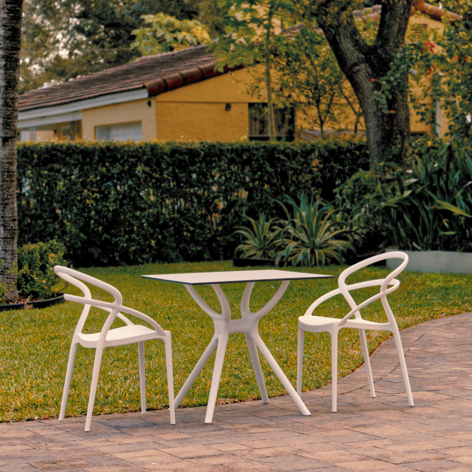 Farrah 32" Patio Bistro Set