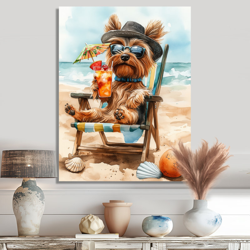 Yorkshire Terrier chien sur la plage se prélassant I - décor mural animal côtier, Cadre flottant noir, H 40 po x l 30 po