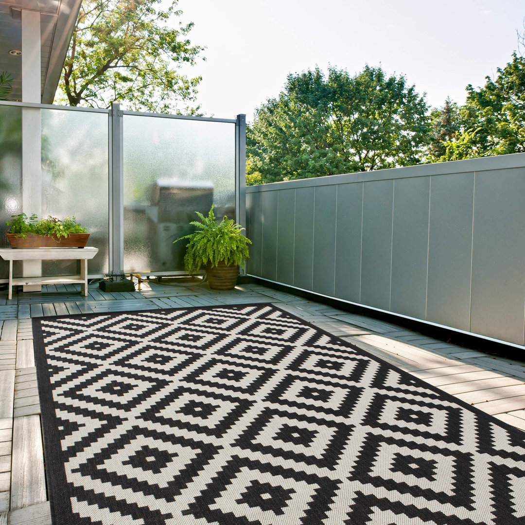 Ecology Collection Geometric Indoor / Outdoor Area Rug