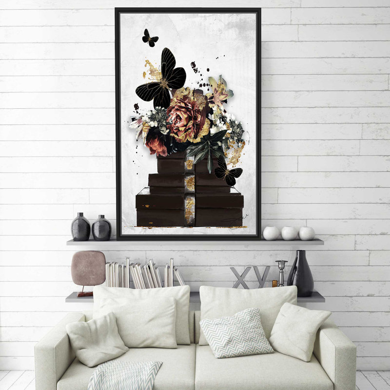 Antique Floral Gift Box (Vertical) par By Jodi - impression, H 33,5 po x l 21,5 po x P 2 po, Cadre flottant noir