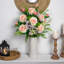 Toucher les tiges artificielles roses-86731889