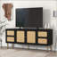 Meuble télé de style bohème avec porte en rotin
