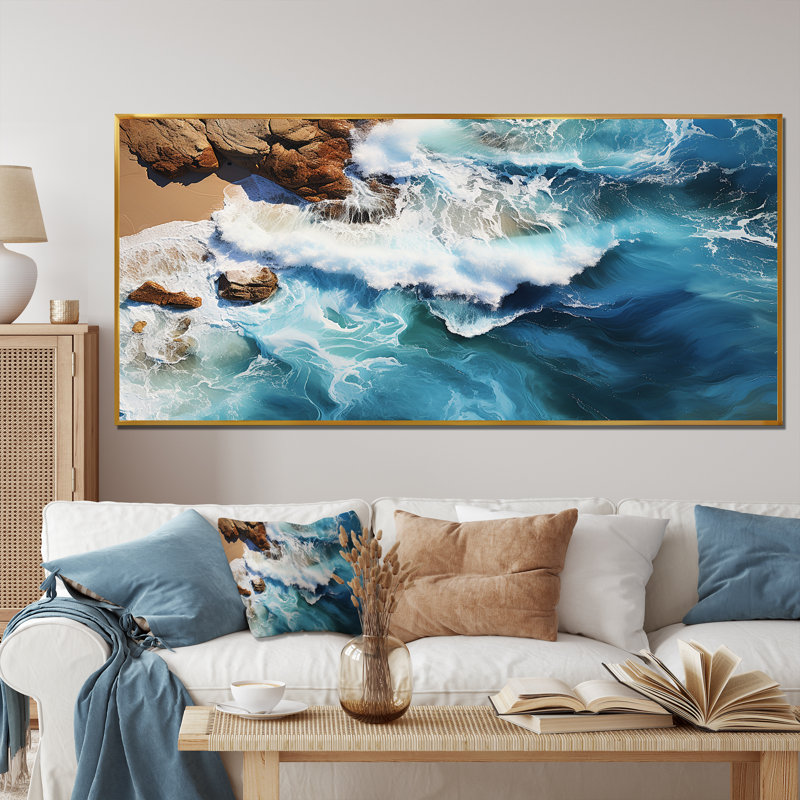 Skyblue vue aérienne des vagues côtières IV - plage, art mural, H 24 po x l 32 po x P 1 po, Cadre flottant doré