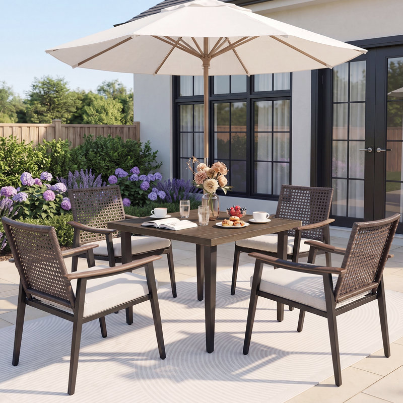 Ensemble repas d'extérieur pour 4 personnes, 4 chaises en rotin avec coussins et table de salle à manger de 37 po