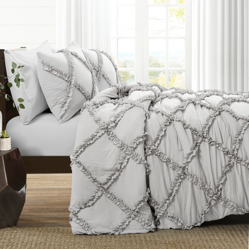 Lush Decor Ruffle Diamond Comforter Set, Light Gray, Full/Queen Comforter + 2 Standard Shams
