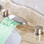 Robinet pour salle de bain à fixation sur comptoir BathSelect Bari - fini nickel brossé avec deux poignées et bec cascade