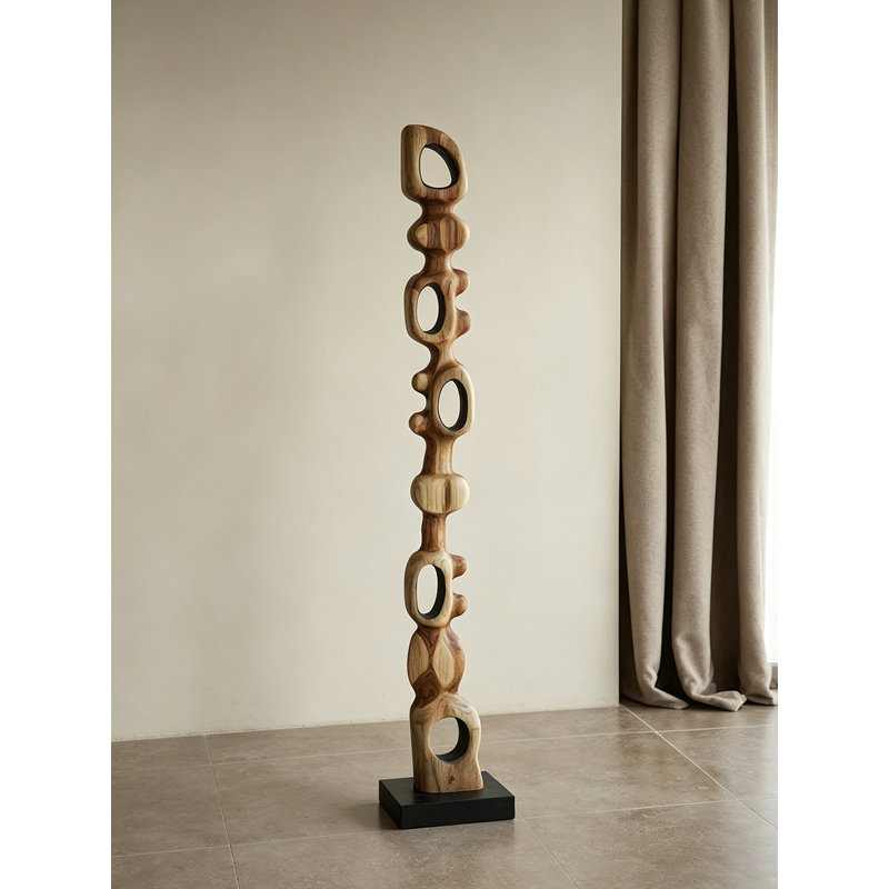 Statue verticale minimaliste en bois, pièce décorative au design géométrique abstrait et ajouré, idéale pour l'intérieur d'une villa ou d'un appartement.