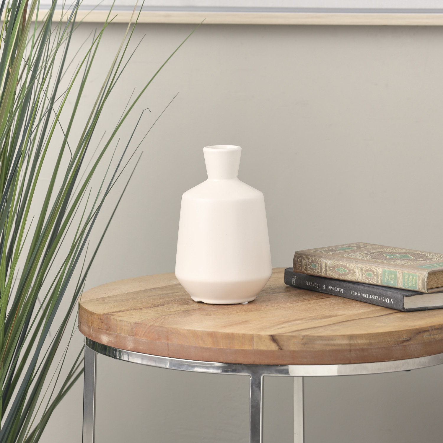Mable Table Vase, White