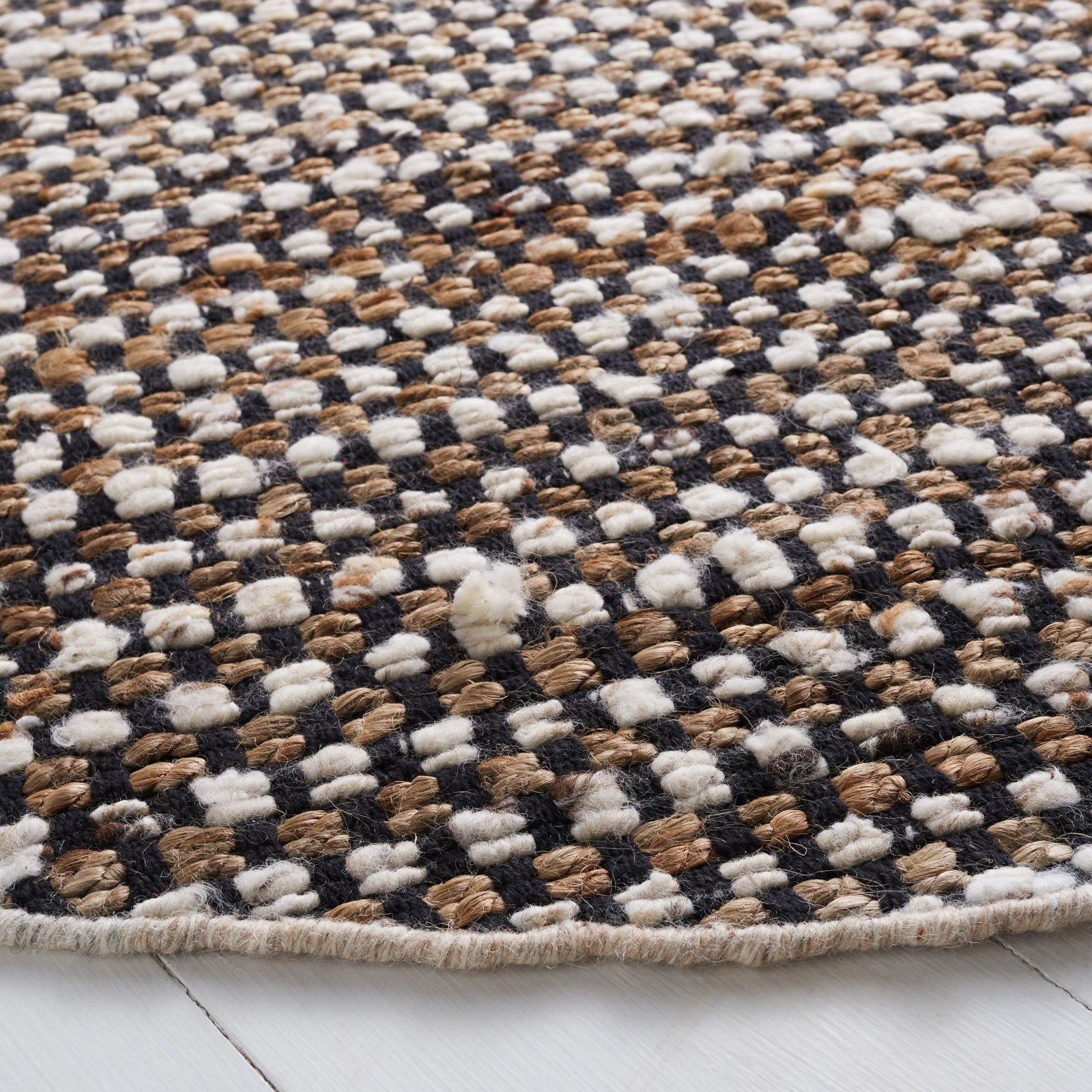 Gabino Black Ivory Flatweave Geometric Jute Rug, Round 4'