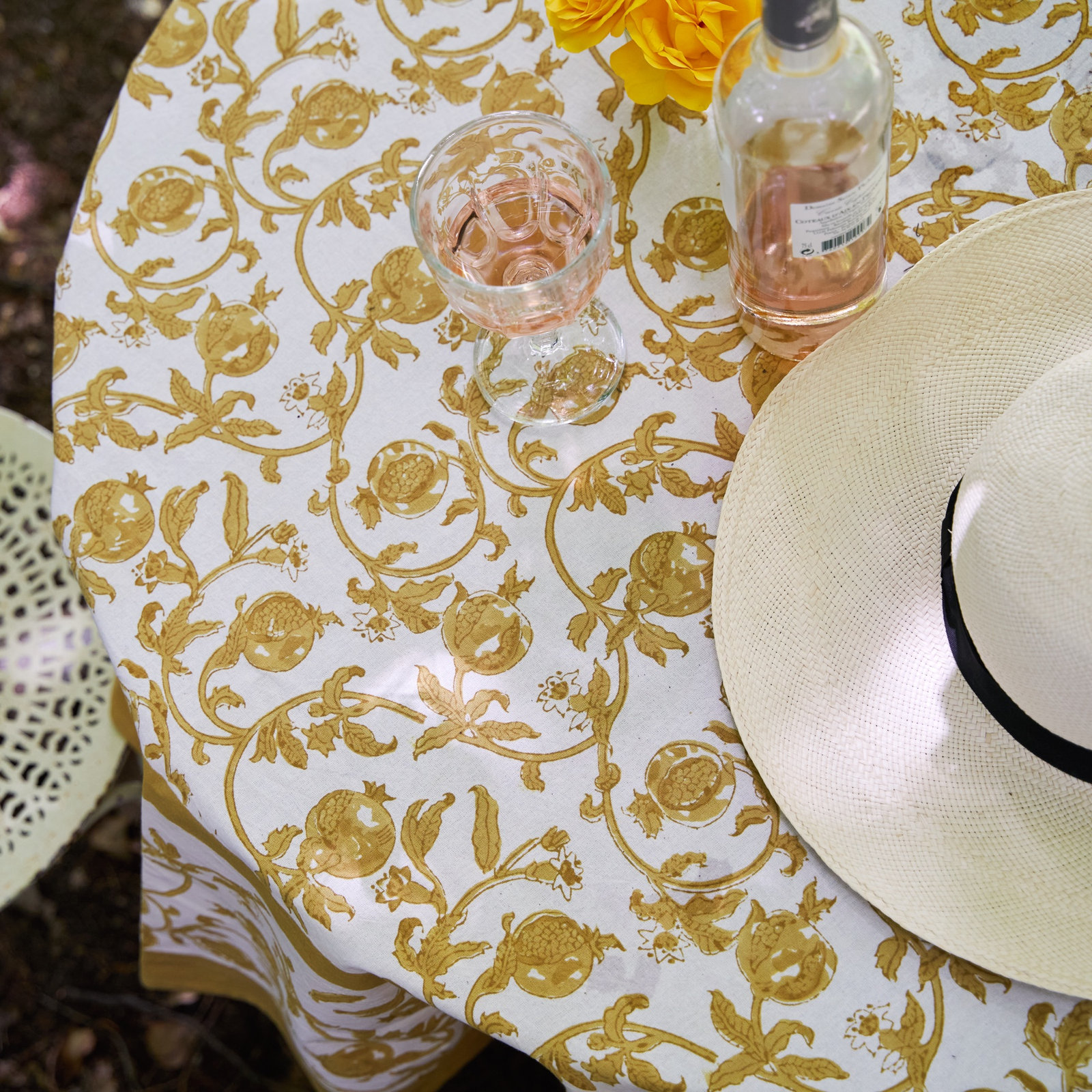 Bryah Floral Tablecloth, 70" Round, Mustard/White