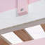 Lit superposé simple au-dessus de double avec escalier à rayures et tablettes latérales, rose, peu encombrant et élégant-133491193-133491195