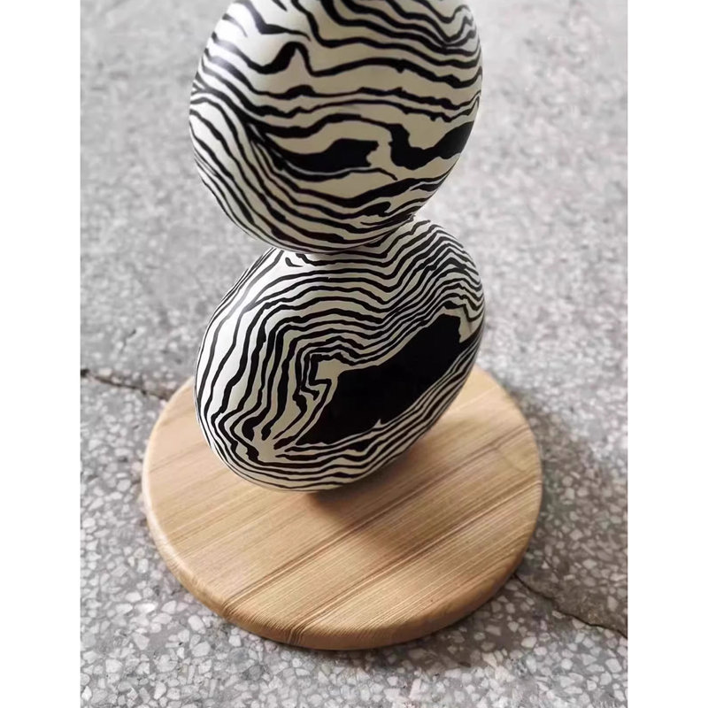 Luminaire de plancher empilé à motif zébré