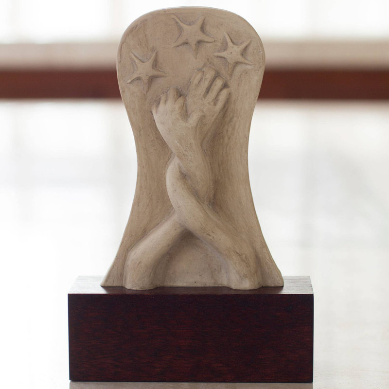 Figurines & Sculptures
