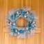 Couronne de Noël Disney Frozen à DEL de 26 pouces avec accents de flocons de neige et feuillage blanc Disney