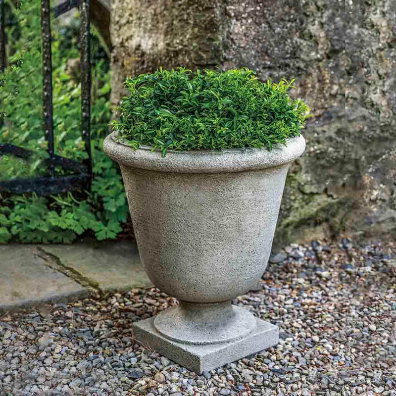 Pot de fleurs urne en béton coulé Hampton Terrace, Nero Nuovo